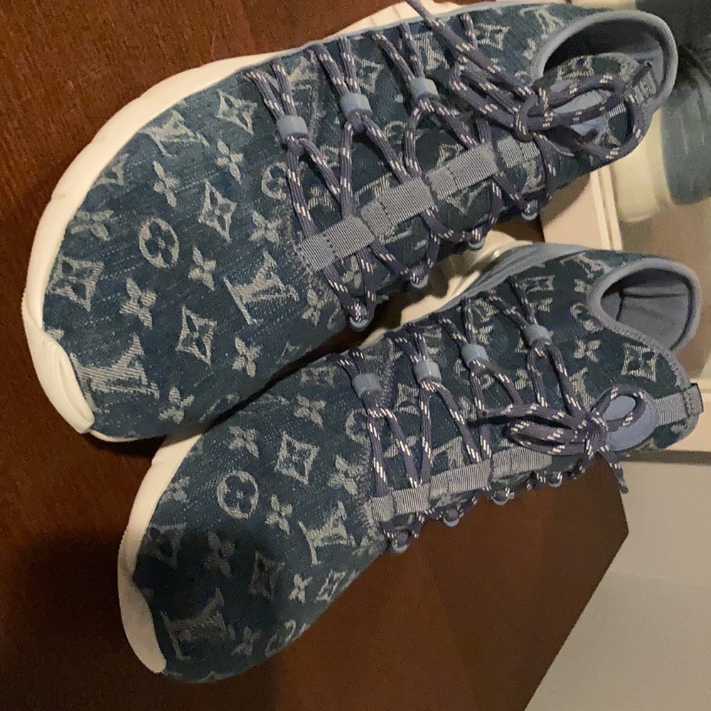 Blue Louis Vuitton Men’s Size 13 great condition
